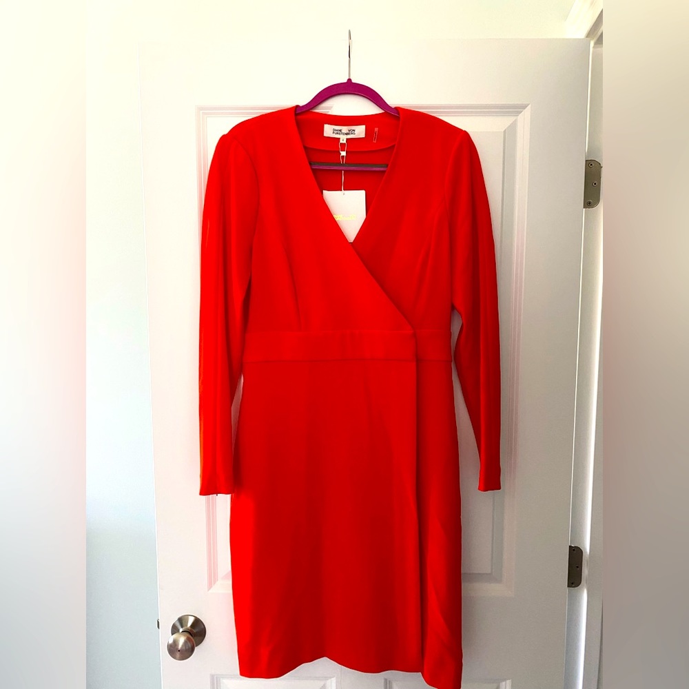 Beautiful orange red DVF dress with long sleeves and tags